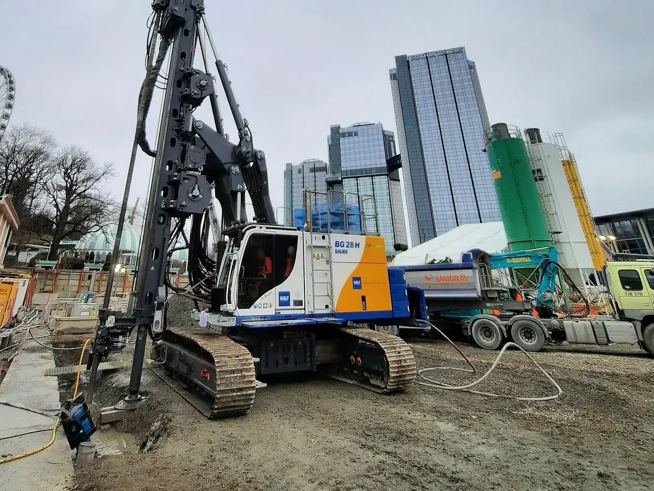 Ein Drehbohrgerät im Einsatz.