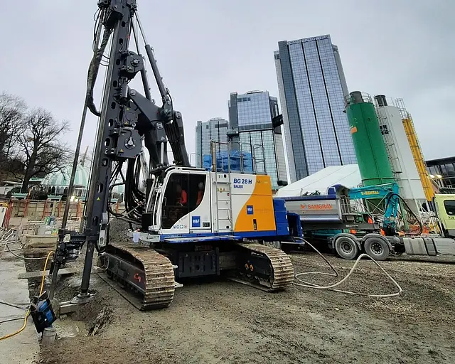 Ein Drehbohrgerät im Einsatz.
