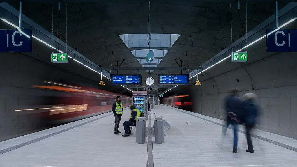 S-Bahn Haltestelle.