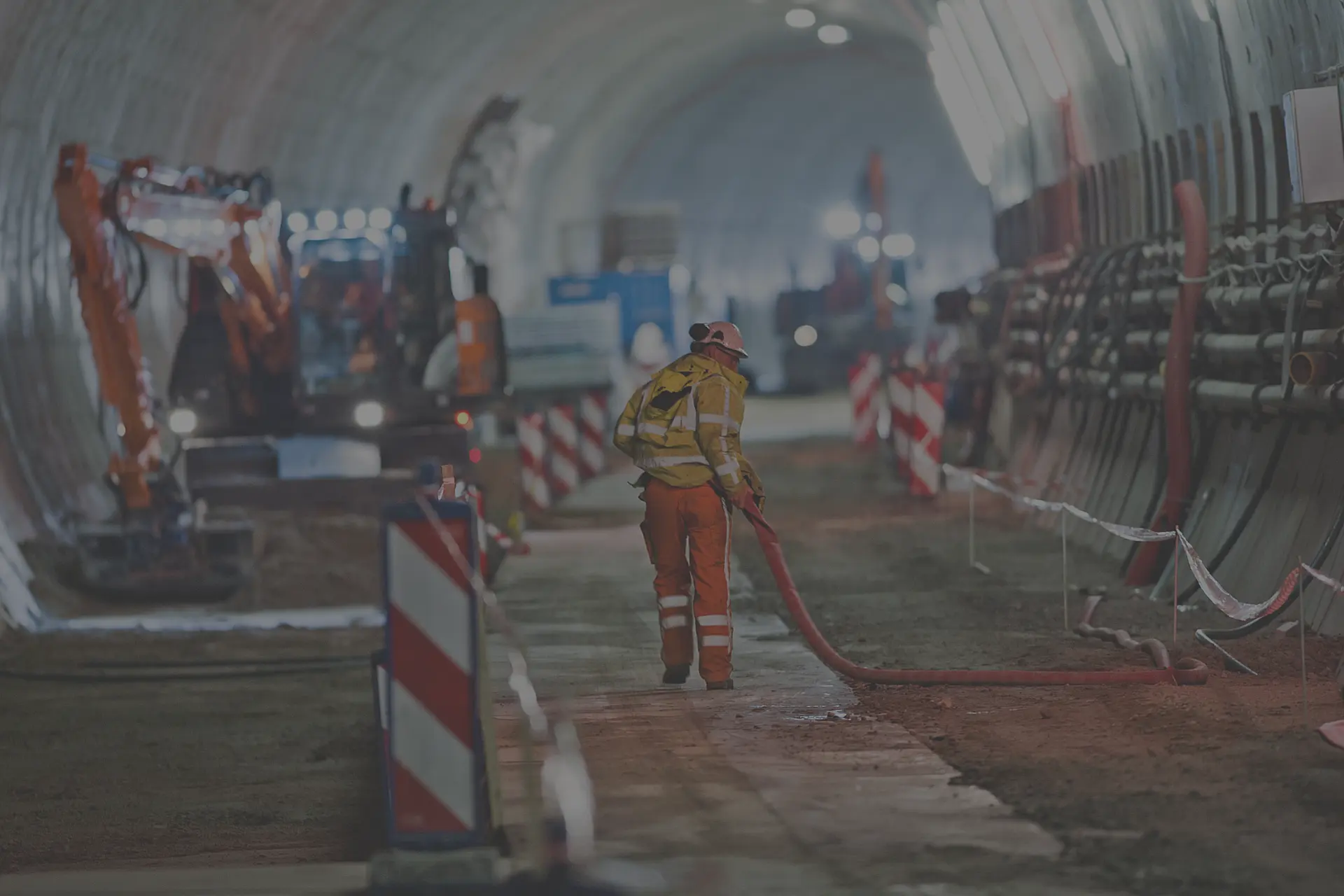 Bauarbeiter in einem Tunnel