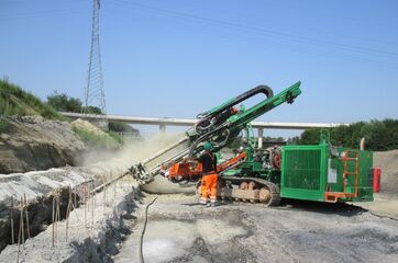 Retaining wall A 40 intersection „Westkreuz Bochum”